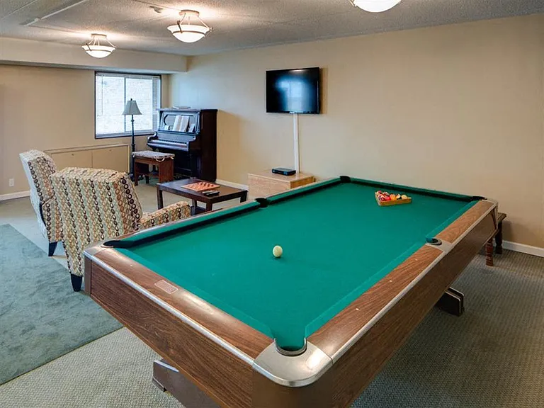 Gold Crest Apartments — Photo 10
