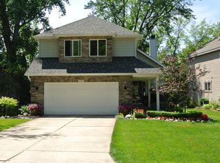 2935 Sunderland Blvd, Waterford, MI 48329