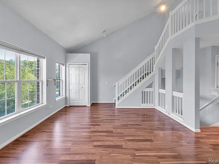 2 bed, 1402 sqft, $2,350 — Photo 4