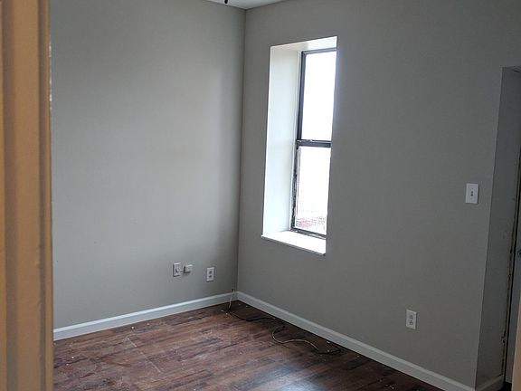 5th image of 3849 Folsom Ave