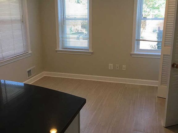 4th image of 2622 Woodley Pl