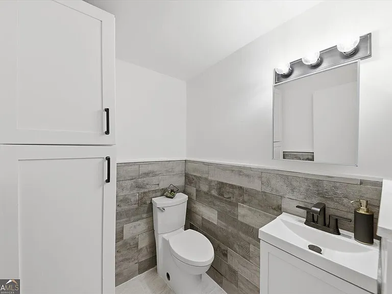 2082 Rosewood Rd — Photo 8
