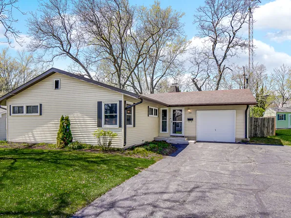 326 Delcy Dr, Dekalb, IL 60115