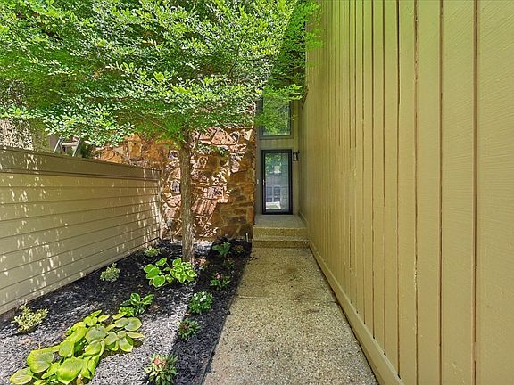 4th image of 5804 S Atlanta Ave #2