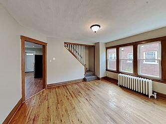 5th image of 19342 Cuyler Ave