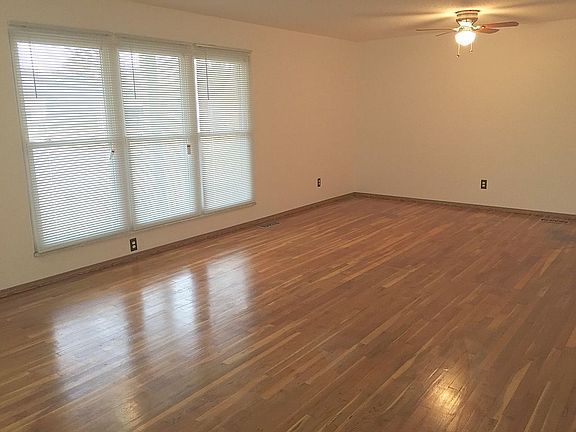 5th image of 1930 Avon Ct