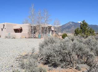 19 Eototo Rd, El Prado, NM 87529