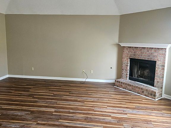 4th image of 7032 Naples Dr