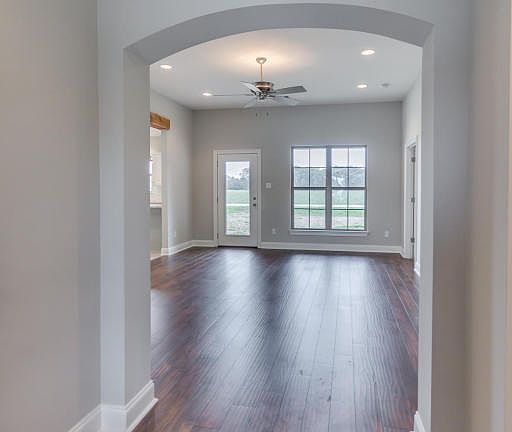 5th image of 106 Anatole Dr