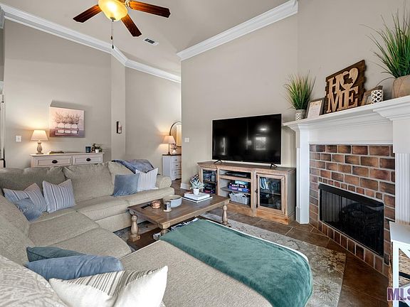 4th image of 41431 Hearthstone Ave
