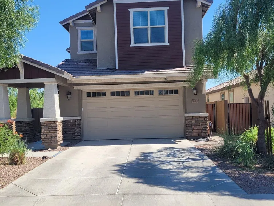 9207 W Sells Dr