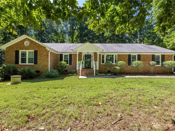 4800 Landaff Dr, Greensboro, NC 27406