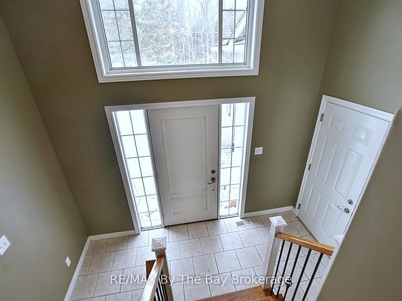 5th image of 409 Robinson Rd