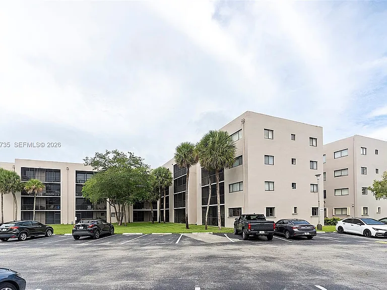 8760 SW 133rd Avenue Rd #301 — Photo 32