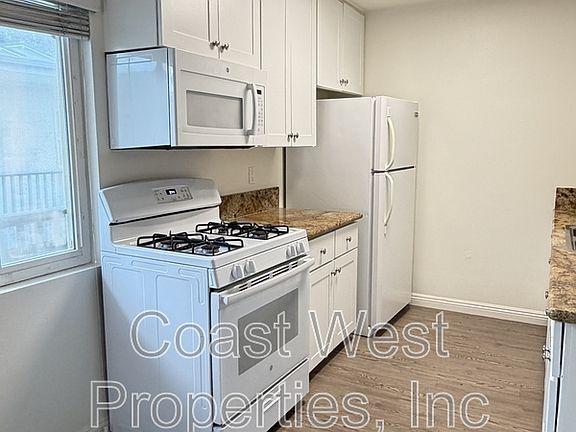 5th image of 391 Oak Ave APT 6