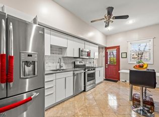 102 Treacy Ave, Newark, NJ