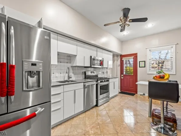 102 Treacy Ave, Newark City, NJ 07108