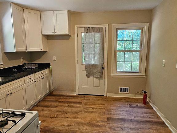 5th image of 488 Pomona Cir SW