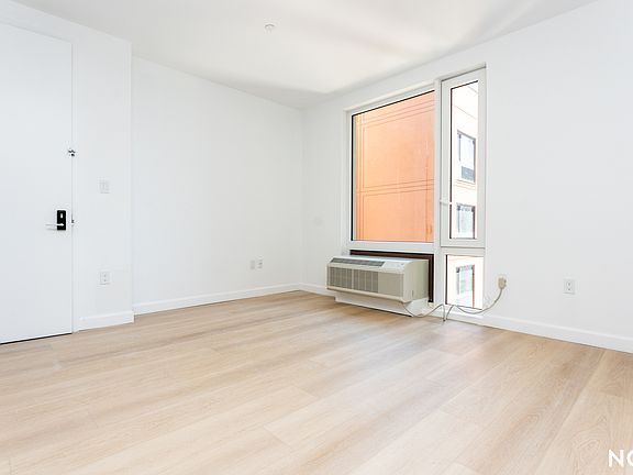 5th image of 26-04 Jackson Ave #11H