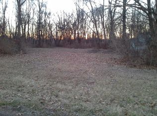 8361 Groves Road, Benton, IL 62812