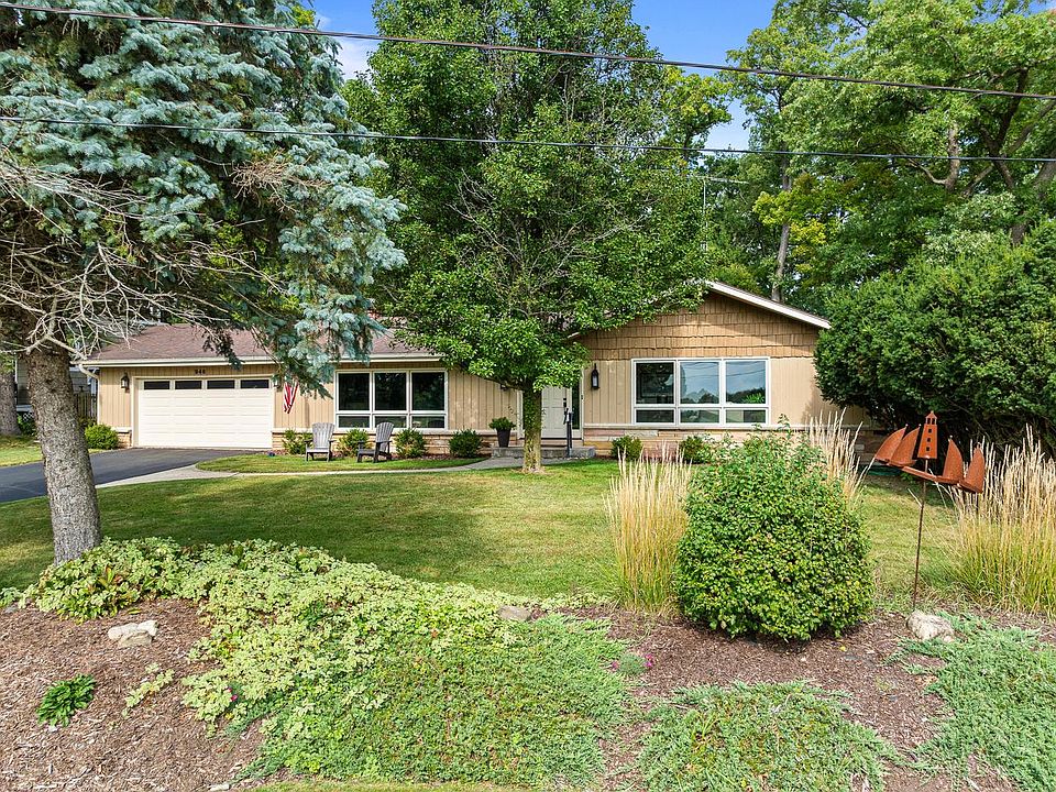 1st image of 946 Shabbona DRIVE