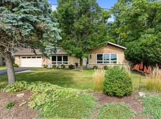 946 Shabbona DRIVE, Fontana, WI 53125