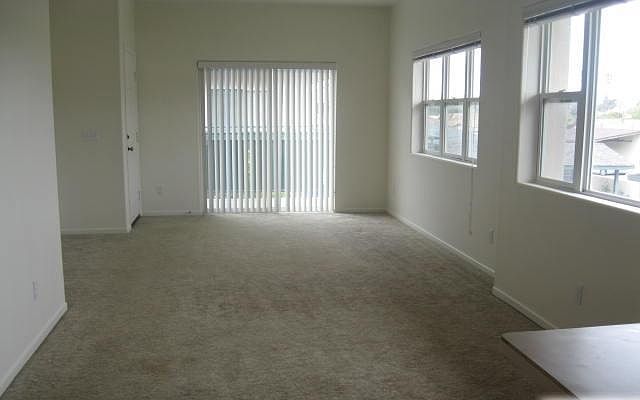 2nd image of 310 N L St APT B