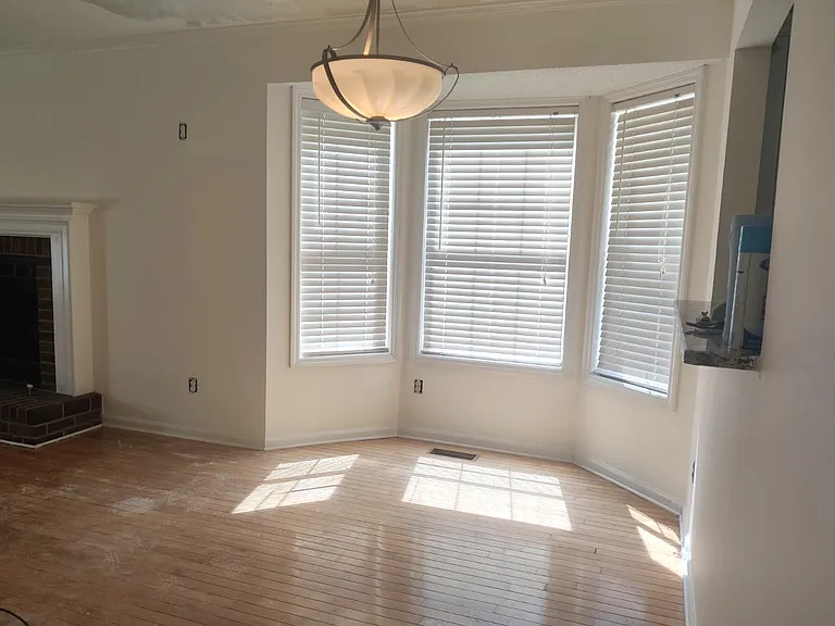 5104 Laurel Bridge Dr SE — Photo 3