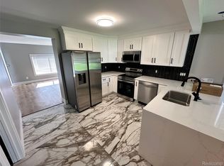 19804 Parkville St, Livonia, MI 48152
