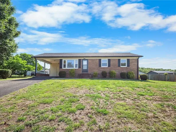 287 Holly Ave, Mount Airy, NC 27030