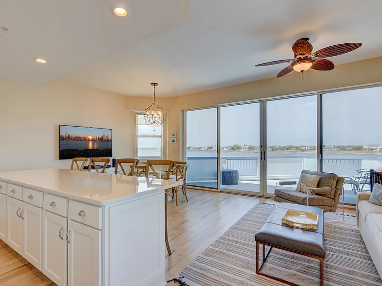 260 Dune Rd #124 — Photo 9