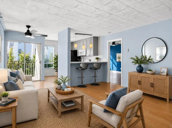 7506 Parkway Dr Unit 201, La Mesa, CA 91942
