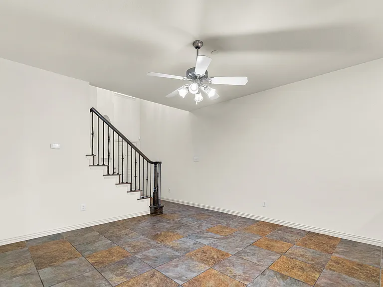 7904 Hannah St — Photo 28