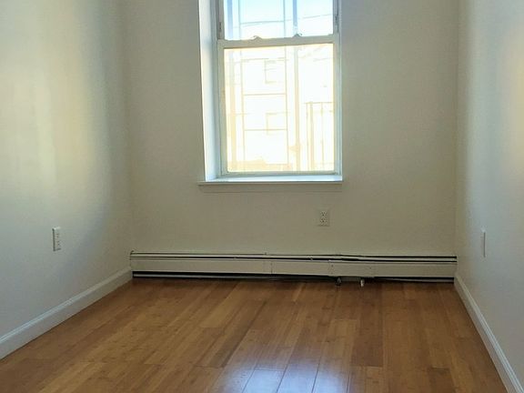 4th image of 1932 Pacific St #2