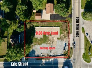 601 Four Mile Rd, Racine, WI 53402