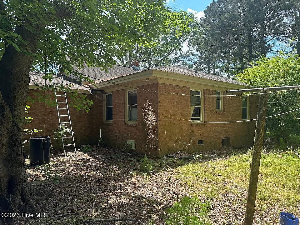 2nd image of 2225 Bells Fork Road