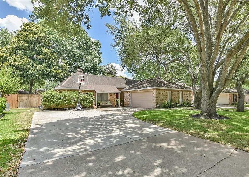 1st image of 20222 Warrington Dr