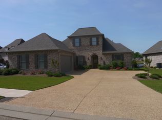 135 Harbor View Dr, Madison, MS 39110