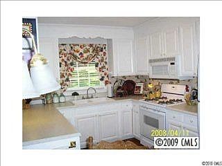 5th image of 3323 Tamworth Ln