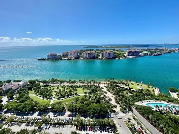 300 S Pointe Dr, Miami Beach, FL