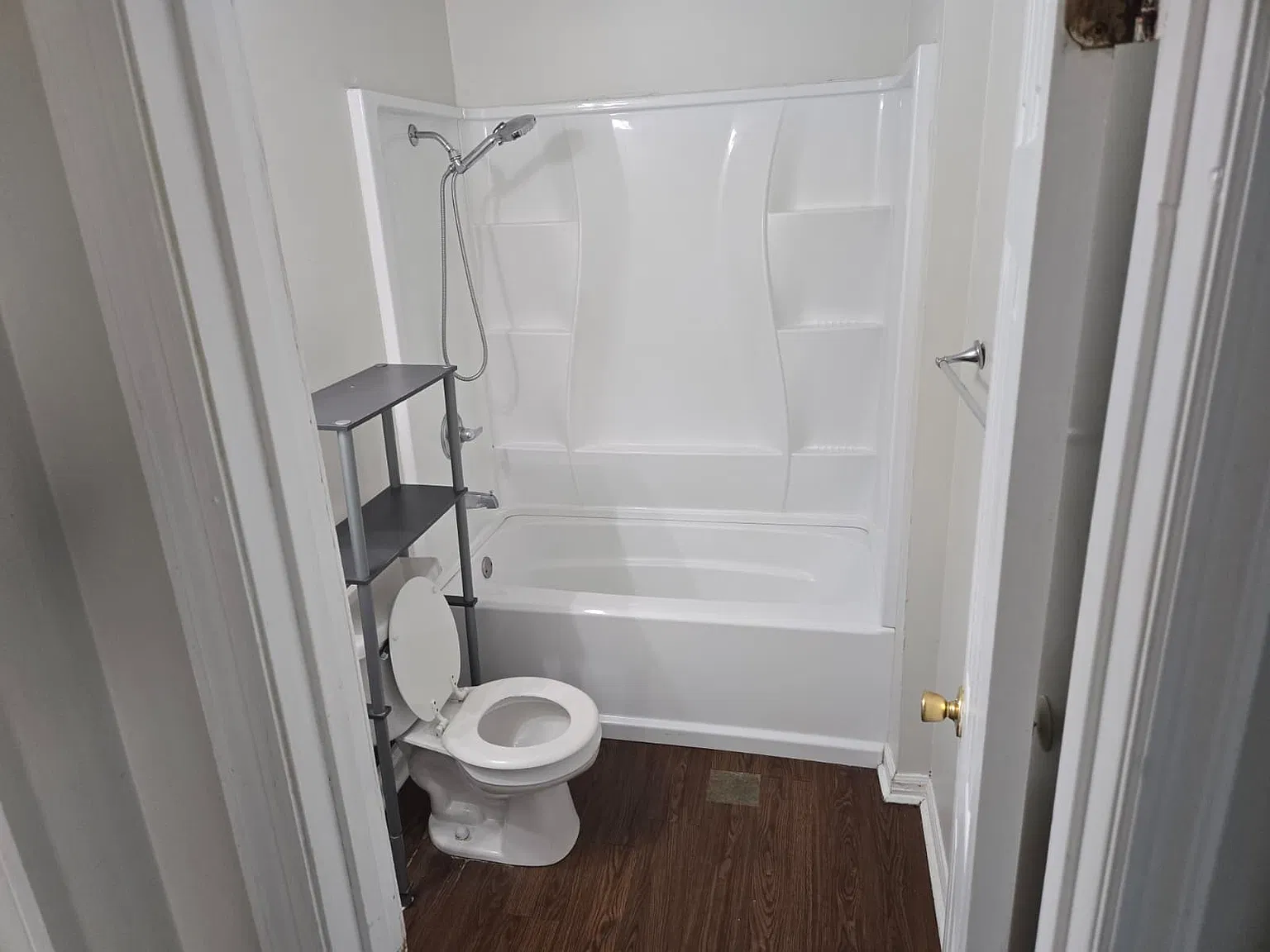 2 bed, 700 sqft, $950 — Photo 3