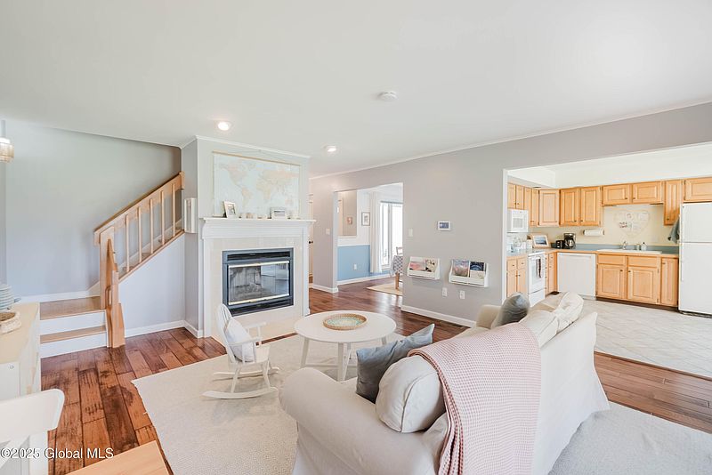 4th image of 20 Ridge Court