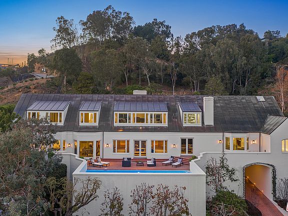 5th image of 675 Macculloch Dr