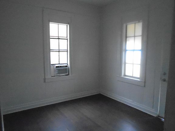 2nd image of 1514 Clouser Ln