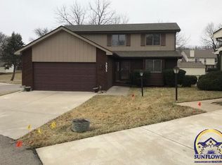 3033 SW Hunters Ln, Topeka, KS 66614