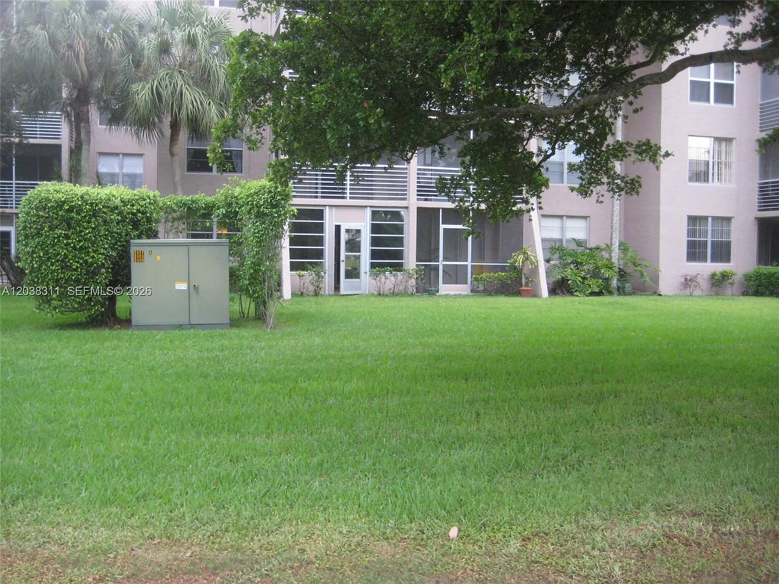 Tangerine Condominium Six — Photo 4