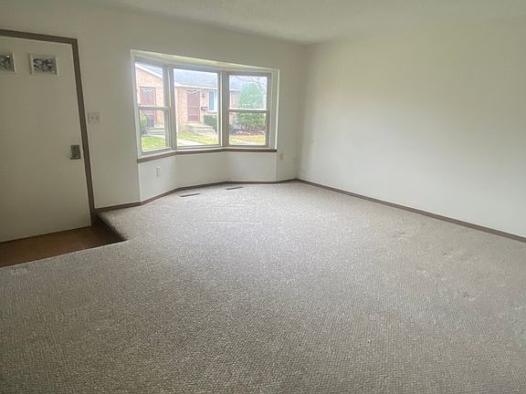 2nd image of 38 Lantern Ln #38