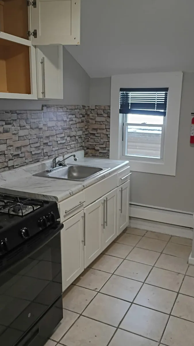 Building Photo - 167 S 11th St #3
