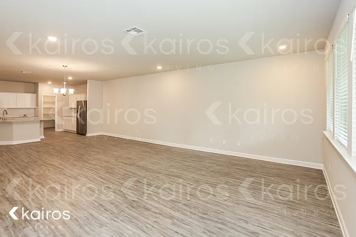 4 bed, 2.0 bath, 2125 sqft, $2,325 — Photo 3