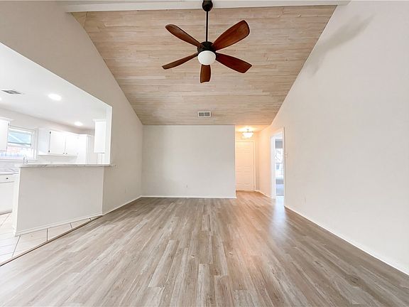 3rd image of 2175 Timberleaf Cir